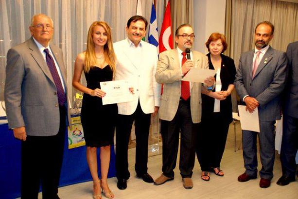 293263_2161894538430_630130633_n